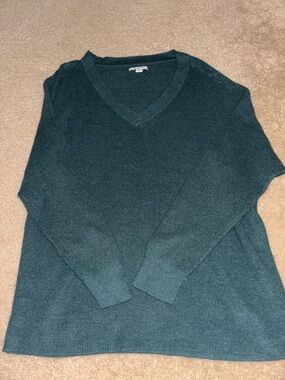 American Eagle V neck sweater XL